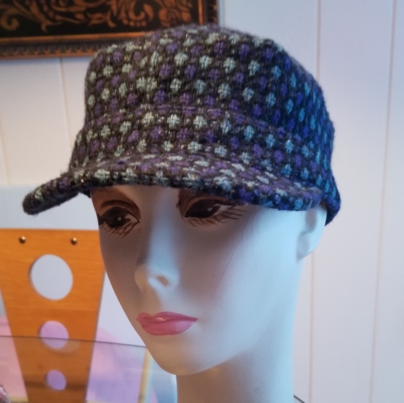 2 cute hats - Picture 5 of 7